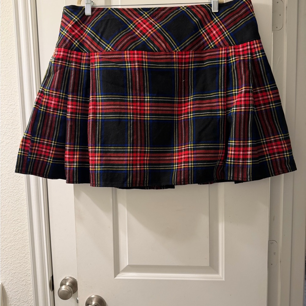 Plaid Women's Skirt with Buckle Detail - Picture 2 of 2